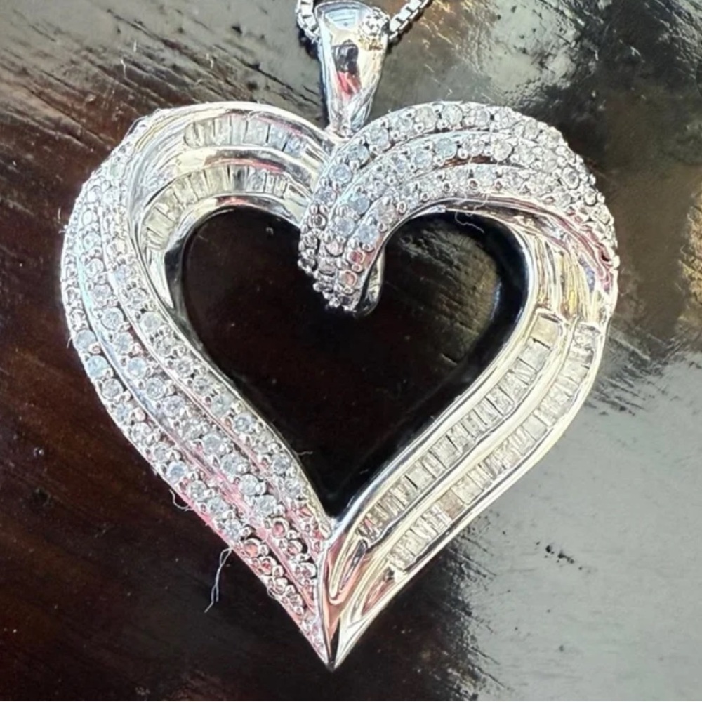 Elegant Silver Heart Pendant Necklace